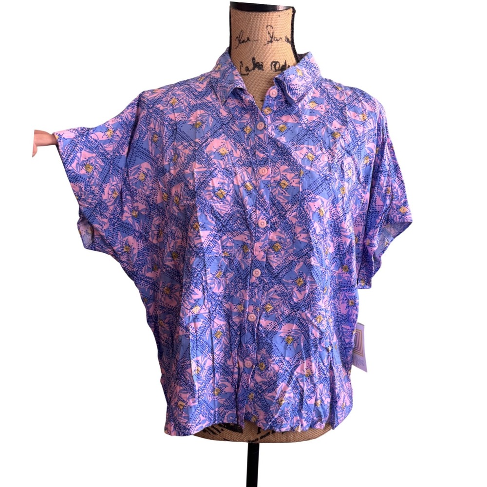 NWT LuLaRoe Amy Short Sleeve Button Down Shirt Purple Pink Floral Geometric